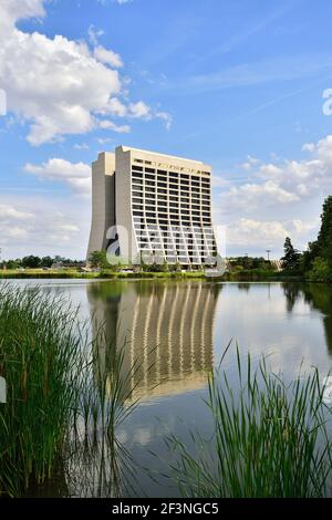 Batavia, Illinois, Stati Uniti. Robert Rathbun Wilson Hall a Fermilab. Foto Stock