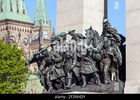 Canada, Ontario, Ottawa, National War Memorial, progettato da Vernon March Foto Stock