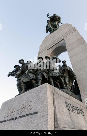 Canada, Ontario, Ottawa, National War Memorial, progettato da Vernon March Foto Stock