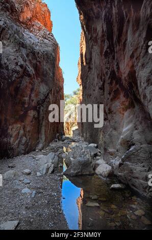 Australia, NT, Standley Chasm in McDonnell gamma parco nazionale Foto Stock