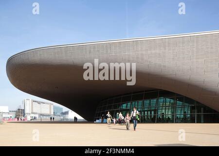 Il London Aquatics Centre apre al pubblico, Queen Elizabeth Olympic Park, Stratford, London, E15. Foto Stock