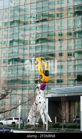 Hassenfeld Children's Hospital a NYU Langone, con il cane di Donald Lipski chiamato Spot Sculpture, New York City Foto Stock