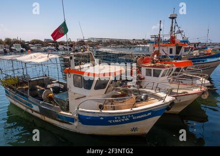 Barche da pesca a Fuseta, Algarve orientale; Portogallo Foto Stock