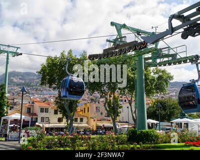 Funivia entrare nella stazione inferiore di Funchal, Teleférico Funchal-Monte, Funchal, Isola di Madeira, Portogallo Foto Stock