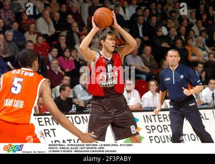 BASKETBALL - EUROLEGA 2007/2008 - LE MANS (FRA) - 07/11/2007 - PHOTO : PASCAL ALLEE / HOT SPORTS / DPPI LE MANS V VILNIUS - MINDAUGAS LUKAUSKIS (VILNUIS) Foto Stock