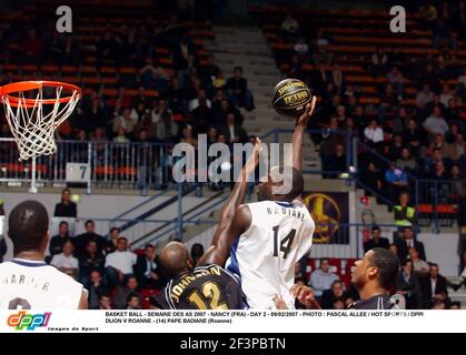 BASKET BALL - SEMAINE DES AS 2007 - NANCY (FRA) - GIORNO 2 - 09/02/2007 - PHOTO : PASCAL ALLEE / HOT SPORTS / DPPI DIJON V ROANNE - (14) PAPE BADIANE (ROANNE) Foto Stock