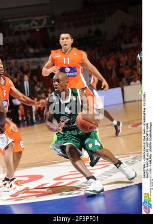 BASKETBALL - EUROLEGA 2008 / 2009 - LE MANS (FRA) - 03/12/2008 - PHOTO : PASCAL ALLEE / HOT SPORTS / DPPILE MANS V MALAGA - JOSEPH GOMIS (MALAGA) Foto Stock