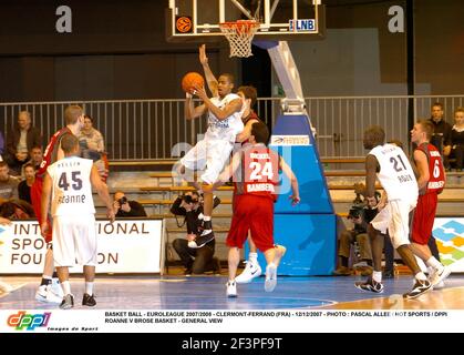 BASKET BALL - EUROLEGA 2007/2008 - CLERMONT-FERRAND (FRA) - 12/12/2007 - PHOTO : PASCAL ALLEE / HOT SPORTS / DPPI ROANNE V BROSE BASKET - GENERAL VIEW Foto Stock