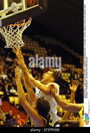 BASKET BALL - EUROLEGA 2007/2008 - CLERMONT-FERRAND (FRA) - 14/11/2007 - PHOTO : PASCAL ALLEE / HOT SPORTS / DPPI ROANNE V FENERBAHCE - (22) MARC SALYERS (ROANNE) Foto Stock