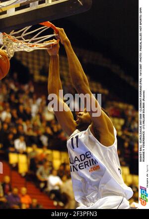 BASKET BALL - EUROLEGA 2007/2008 - CLERMONT-FERRAND (FRA) - 14/11/2007 - PHOTO : PASCAL ALLEE / HOT SPORTS / DPPI ROANNE V FENERBAHCE - (11) WILLIAM SOLIMAN (ROANNE) Foto Stock