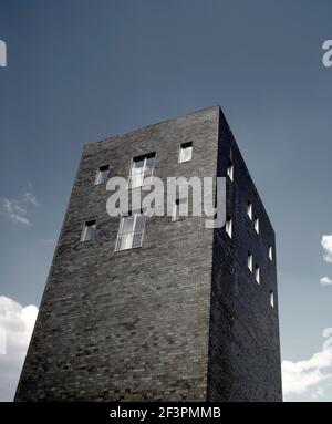 Rosellenturm in Neuss - vom Getreidesilo zum Wohnhaus Foto Stock