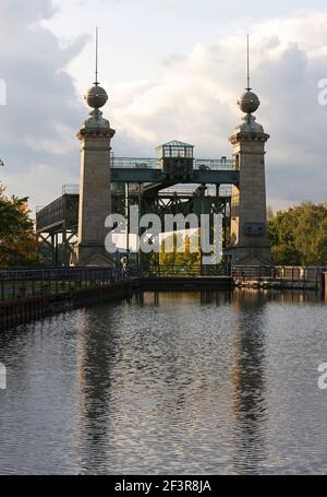 L'impianto di risalita Henrichenburg del canale Dortmund-EMS costruito nel 1899 a Waltrop Lock Park (Schleusenpark), Germania Foto Stock