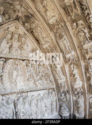 Hauptportal, Tympanon un Gew‰ndefiguren, Ratisbona, Dom San Pietro Foto Stock