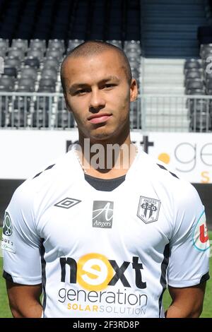 CALCIO - CAMPIONATO FRANCESE 2010/2011 - L2 - PRESENTAZIONE SCO ANGERS - 31/08/2010 - FOTO PASCAL ALLEE / DPPI - STEVIE RIGA Foto Stock