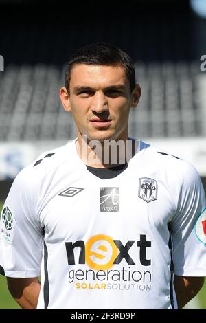 CALCIO - CAMPIONATO FRANCESE 2010/2011 - L2 - PRESENTAZIONE SCO ANGERS - 31/08/2010 - FOTO PASCAL ALLEE / DPPI - CLAUDIU KESERU Foto Stock