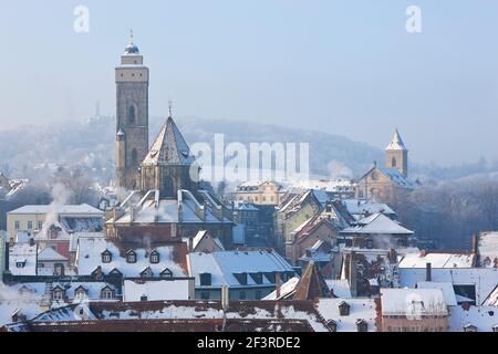 Blick vom Geyerswˆrthturm in Obere Pfarre, Karmelitenkirche und Altenburg, Winter, Bamberga Foto Stock