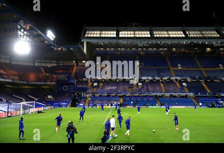 Chelsea si è scaldato prima del round della Champions League di 16 seconda partita a Stamford Bridge, Londra. Data immagine: Mercoledì 17 marzo 2021. Foto Stock