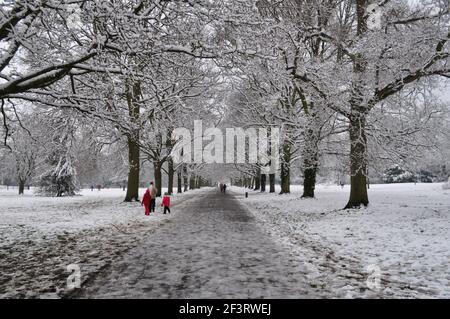 Neve sul comune di Southampton Foto Stock