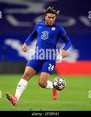 Chelsea's Reece James durante il round della Champions League di 16 seconda tappa allo Stamford Bridge, Londra. Data immagine: Mercoledì 17 marzo 2021. Foto Stock
