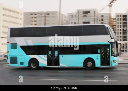Una vista del trasporto pubblico autobus che collega tutte le principali destinazioni a Doha, Qatar Foto Stock
