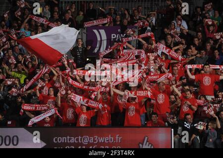 BASKET - CAMPIONATO FRANCESE PROA 2012-2013 - CHOLET V BOULAZAC - CHOLET (FRA) - 24/11/2012 - FOTO PASCAL ALLEE / HOT SPORTS / DPPI - TIFOSI CHOLET Foto Stock