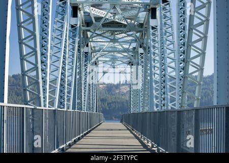 Sulla pista ciclabile del ponte Coeur d'Alenes presso l'Heyburn state Park nell'Idaho. Foto Stock