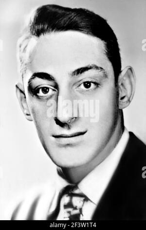 1955 ca , USA : IL celebre politico americano LGBT attivista HARVEY MILK ( 1930 - 1978 ), quando era giovane. Il primo ufficiale eletto apertamente gay nella storia della California, dove fu eletto , il 18 gennaio 1978 , al Consiglio dei supervisori di San Francisco . Ucciso con il sindaco di San Francisco George Moscone ( 1929 - 1978 ) da Dan White . Fotografo sconosciuto. - STORIA - FOTO STORICHE - personalità da giovane giovani - personalità personalità quando era giovane - RITRATTO - ritratto - politico - POLITICA - POLITICO - POLITICO - POLITICO - GAY - LGBT - Omosessuale - Omosessualità - OMOSESSUALE - HOMO Foto Stock