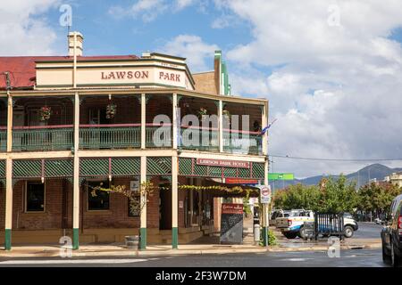 Il centro di Mudgee e il bar della casa pubblica dell'hotel Lawson Park Nel centro città, NSW, Australia Foto Stock