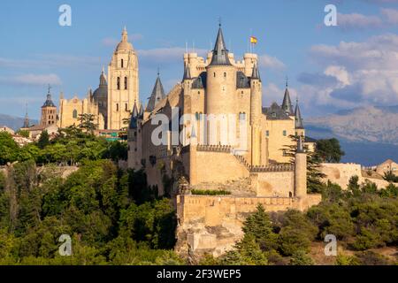 Segovia, città monumentale. Alcazar, cattedrale e chiese Foto Stock