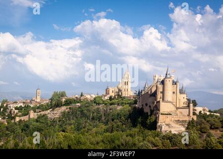 Segovia, città monumentale. Alcazar, cattedrale e chiese Foto Stock