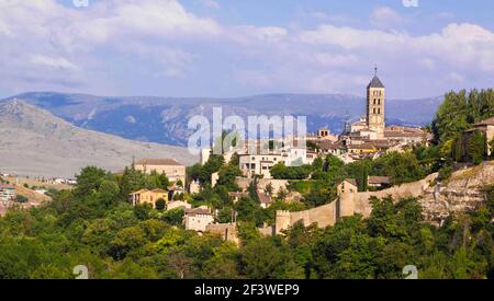 Segovia, città monumentale. Alcazar, cattedrale e chiese Foto Stock