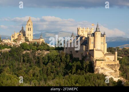 Segovia, città monumentale. Alcazar, cattedrale e chiese Foto Stock