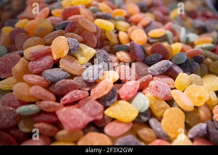 Dolciumi, dolciumi al negozio di dolciumi Confiserie Florian di Nizza (Francia sud-orientale), produzione tradizionale Foto Stock