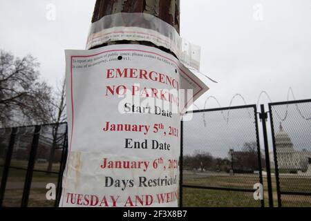 Un cartello di emergenza No Parking designato per il 6 gennaio 2021, il giorno dell'insurrezione al Campidoglio degli Stati Uniti, rimane registrato ad un posto di lista a Washington, DC, mercoledì 17 marzo 2021. Credit: Rod Lamkey / CNP/Sipa USA Foto Stock