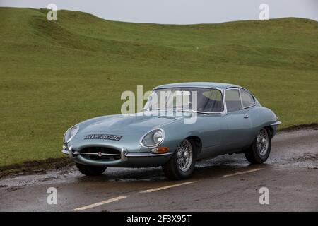 Test Jaguar e-Type Reborn condotto a Prologis Park, Coventry, Inghilterra, Regno Unito Foto Stock