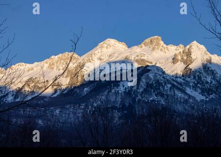 Mattina sulla valle di valbona Foto Stock