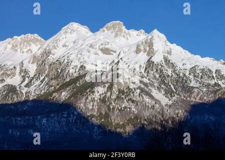 Mattina sulla valle di valbona Foto Stock