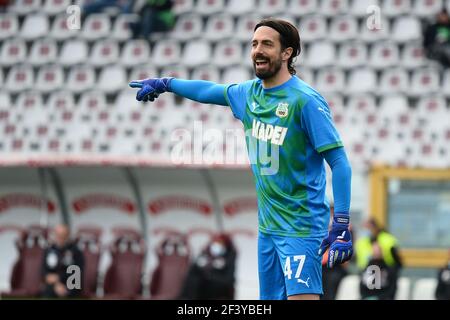 Torino, Italia. 17 Marzo 2021. Andrea Consigli di US Sassuolo durante la Serie UNA partita di calcio tra Torino FC e US Sassuolo a Torino il 17 marzo 2021. Gli stadi sportivi di tutta Italia restano soggetti a rigorose restrizioni a causa del Coronavirus Pandemic, in quanto le leggi governative in materia di distanziamento sociale vietano i tifosi all'interno dei locali, con conseguente gioco a porte chiuse. Torino FC ha vinto 3-2 su US Sassuolo (Photo by Alberto Gandolfo/Pacific Press/Sipa USA) Credit: Sipa USA/Alamy Live News Foto Stock