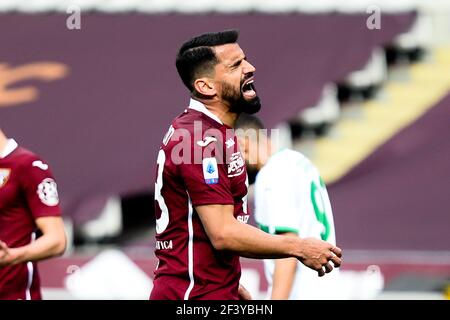 Torino, Italia. 17 Marzo 2021. Tomas Rincon del Torino FC delusione durante la Serie A Football Match tra Torino FC e US Sassuolo a Torino, Italia il 17 marzo 2021. Gli stadi sportivi di tutta Italia restano soggetti a rigorose restrizioni a causa del Coronavirus Pandemic, in quanto le leggi governative in materia di distanziamento sociale vietano i tifosi all'interno dei locali, con conseguente gioco a porte chiuse. Torino FC ha vinto 3-2 su US Sassuolo (Photo by Alberto Gandolfo/Pacific Press/Sipa USA) Credit: Sipa USA/Alamy Live News Foto Stock