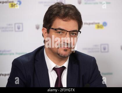 KIEV, UCRAINA - 18 MARZO 2021 - il Vice Ministro per lo sviluppo dell'economia, del commercio e dell'agricoltura dell'Ucraina Oleksandr Romanishyn partecipa a un briefing Foto Stock