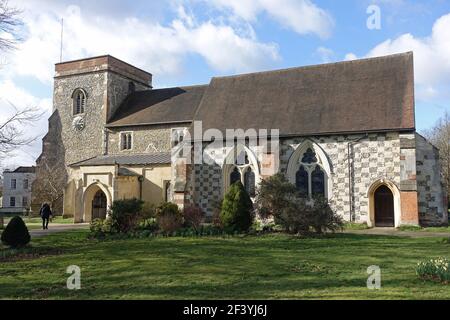 Vista della Chiesa di San Lorenzo il Martire in La parrocchia di Abbots Langley nel Hertfordshire UK Foto Stock