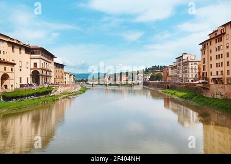 Ponte alle grazie ponte medievale sul fiume Arno a Firenze. Toscana, Italia. . Ponte alle grazie ponte medievale sul fiume Arno Foto Stock