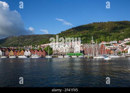 Vista su Bergen in Norvegia, Bryggen street Foto Stock