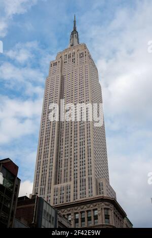 NEW YORK, USA - 03 DICEMBRE 2010: Vista esterna dell'Empire state Building Foto Stock