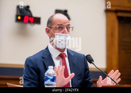 Washington, Stati Uniti d'America. 18 Marzo 2021. Il commissario della Commissione federale del commercio Noah Phillips compare davanti ad un comitato della Camera sul giudice | sottocomitato sull'antitrust, sul commercio e sul diritto amministrativo che ascolta "rivitalizzare la concorrenza parte 3: Rafforzare le leggi per affrontare il potere monopolistico" nell'edificio dell'ufficio della Casa di Rayburn a Washington, DC, giovedì 18 marzo 2021. Credit: Rod Lamkey/CNP | Usage worldwide Credit: dpa/Alamy Live News Foto Stock