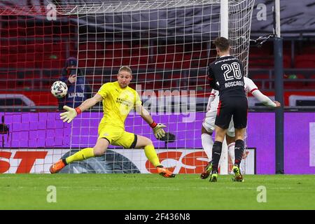 AMSTERDAM, PAESI BASSI - FEBBRAIO 10: Lars Unnerstall di PSV, Olivier Bosscagli di PSV, Sebastien Haller di Ajax che segna il suo primo gol durante il Dutc Foto Stock