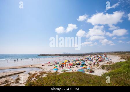 Praia de São Torpes, vicino a Sines sulla costa atlantica di Alentejo, Portogallo Foto Stock