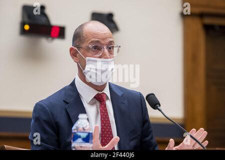 Il commissario della Commissione federale del commercio Noah Phillips compare davanti ad un comitato della Camera sulla sottocommissione giudiziaria sull'antitrust, commerciale e di diritto amministrativo che ha udito 'rilanciare la concorrenza parte 3: Rafforzare le leggi per affrontare il potere monopolistico' nell'edificio dell'ufficio della Casa di Rayburn a Washington, DC, USA? Giovedì 18 marzo 2021. Foto di Rod Lamkey/CNP/ABACAPRESS.COM Foto Stock