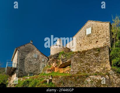 Case in villaggio di Les Vignes, Gorges du Tarn, comune di Massegros Causses Gorges, dipartimento Lozere, regione Occitanie, Francia Foto Stock