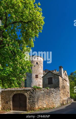 Residenza medievale nel villaggio di le Rozier, comune nel dipartimento di Lozere, regione Occitanie, Francia Foto Stock